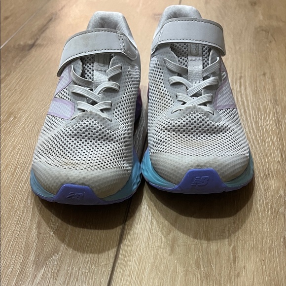 New Balance Light Gray and Pink Sneakers - Picture 7 of 11